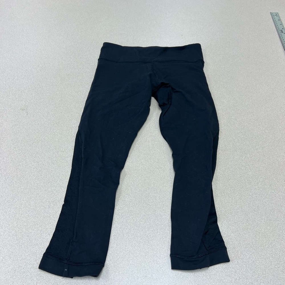 Women’s Lululemon Black Leggings Size 4         309